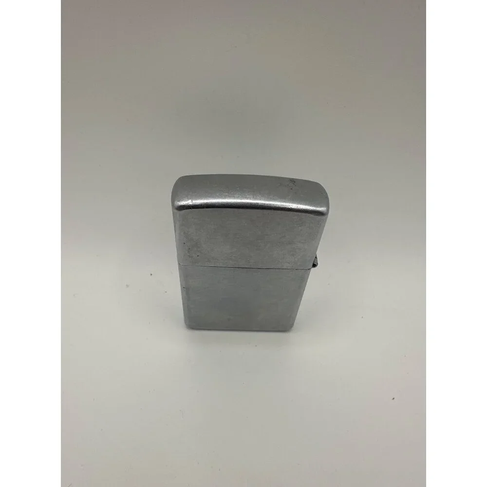 Vintage Zippo Lighter With Moon & Mountain Etching - Picture 2 of 6